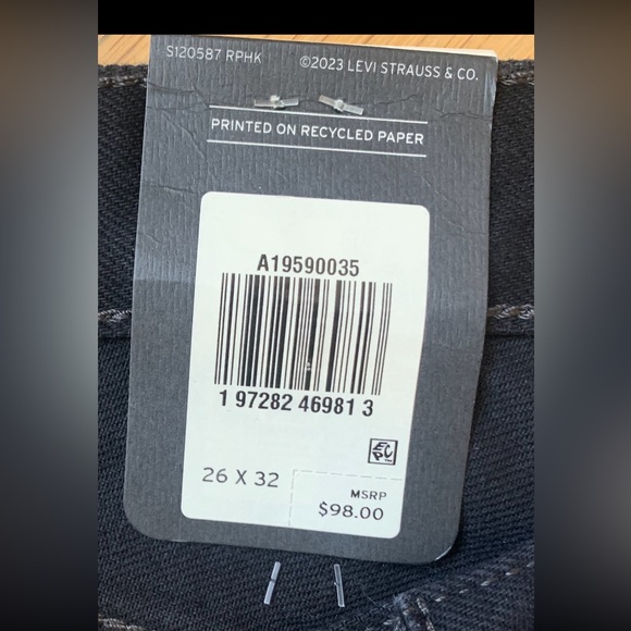 NWT LEVI’S 501 90’s BLACK BUTTONFLY STRAIGHT LEG JEANS WOMENS 26x32/Actual 32.5 - Picture 14 of 14